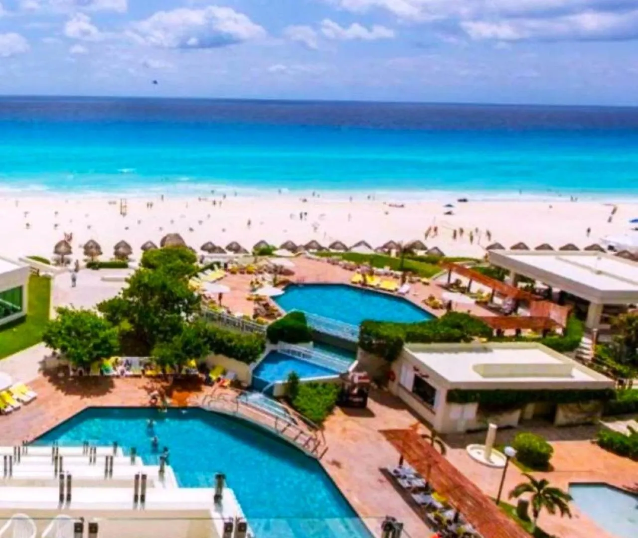 Zona Hotelera, Acceso A La Playa location